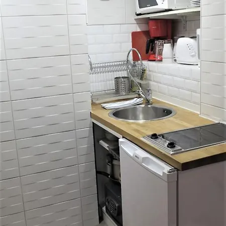 Petit Pompidou Apartment Paris